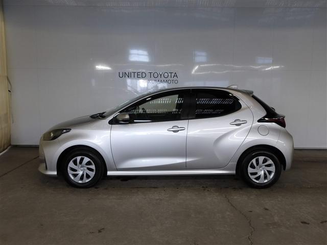 ヤリス Ｇ　バックモニタ－　誤発進抑制機能　ドライブレコーダ　スマートキー　盗難防止装置　横滑り防止機能　キーレス　オートエアコン　メモリーナビ　ＡＢＳ　運転席エアバック　サイドエアバッグ　ナビ　パワーウィンドウ（2枚目）