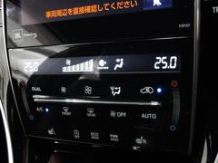 車内の温度管理に便利なオートエアコン☆運転席と助手席で別々の温度に設定できます♪ 7