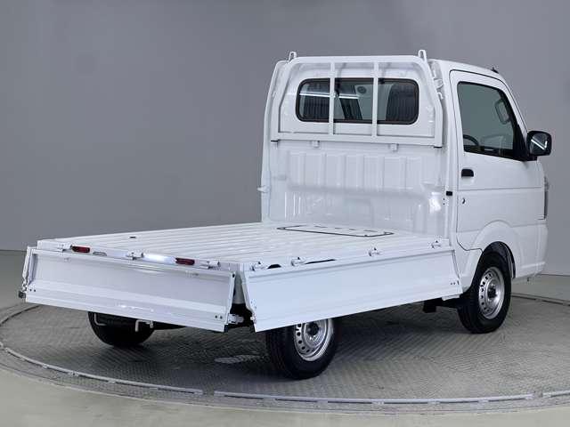 クリッパートラック ６６０　ＤＸ　４ＷＤ　障害物センサー　走行５ｋｍ　認定中古車　パワステ　記録簿　４ＷＤ　エアコン　助手席エアバッグ　運転席エアバッグ　パワーウインドウ　アイドリングストップ　キーレス（3枚目）