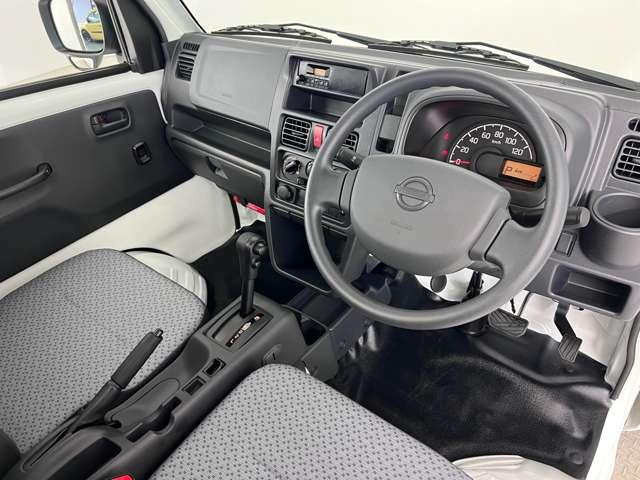 クリッパートラック ６６０　ＤＸ　４ＷＤ　障害物センサー　走行５ｋｍ　認定中古車　パワステ　記録簿　４ＷＤ　エアコン　助手席エアバッグ　運転席エアバッグ　パワーウインドウ　アイドリングストップ　キーレス（5枚目）