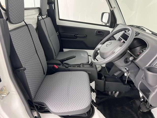 クリッパートラック ６６０　ＤＸ　４ＷＤ　障害物センサー　走行５ｋｍ　認定中古車　パワステ　記録簿　４ＷＤ　エアコン　助手席エアバッグ　運転席エアバッグ　パワーウインドウ　アイドリングストップ　キーレス（12枚目）