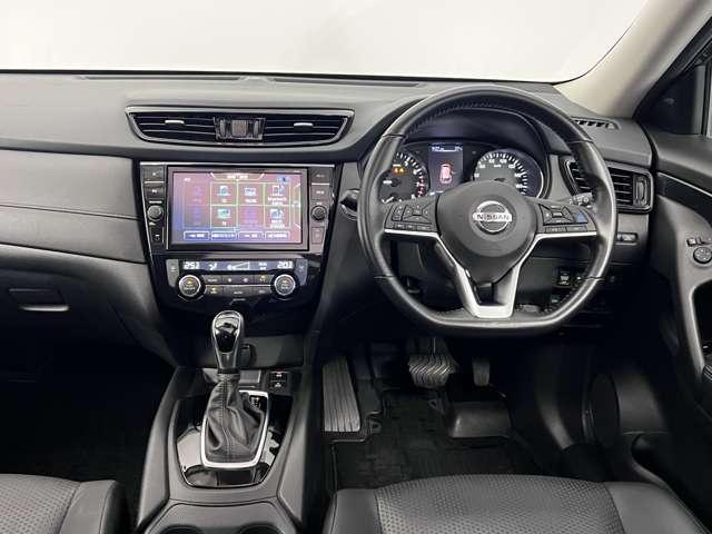 エクストレイル ２．０　２０Ｘｉ　Ｖセレクション　２列車　４ＷＤ　前後ドラレコ　ＥＴＣ　プロパイロット　電動リア　踏み間違い防止　盗難防止　全周囲モニター　オールモード４ＷＤ　ＬＥＤヘッドライト　ＬＤＰ　ｉストップ　レーダークルーズ　ＥＴＣ　１オナ　アルミ　メモリーナビ　スマートキー　ＡＢＳ　オートエアコン（3枚目）