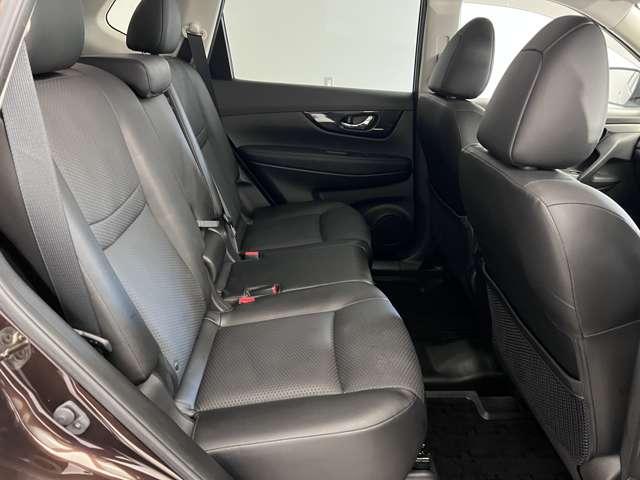 エクストレイル ２．０　２０Ｘｉ　Ｖセレクション　２列車　４ＷＤ　前後ドラレコ　ＥＴＣ　プロパイロット　電動リア　踏み間違い防止　盗難防止　全周囲モニター　オールモード４ＷＤ　ＬＥＤヘッドライト　ＬＤＰ　ｉストップ　レーダークルーズ　ＥＴＣ　１オナ　アルミ　メモリーナビ　スマートキー　ＡＢＳ　オートエアコン（12枚目）