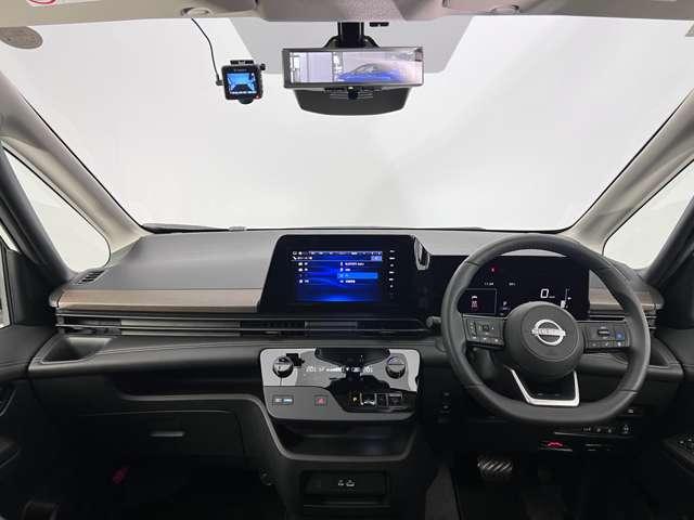 セレナ １．４　ｅ－ＰＯＷＥＲ　ハイウェイスターＶ　後席モニター　両側オートスライド　自動（被害軽減）ブレーキ　ＬＤＰ　追従クルーズ　ＬＥＤランプ　アルミホイール　ドライブレコーダ　ＥＴＣ　記録簿　盗難防止システム　スマートキー　１オナ　オートエアコン　サイドカーテンエアバック（3枚目）