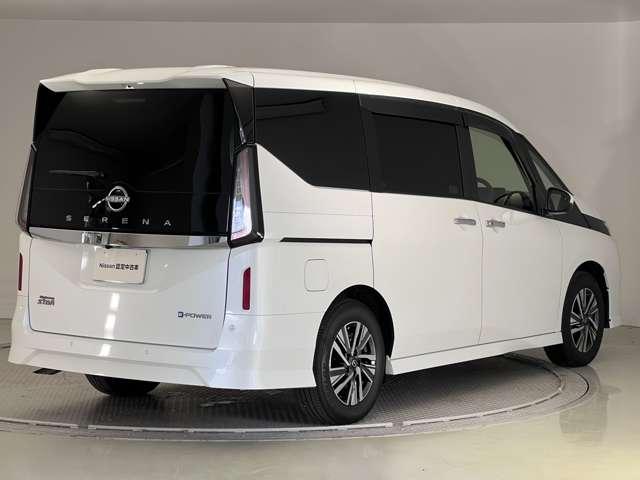 セレナ １．４　ｅ－ＰＯＷＥＲ　ハイウェイスターＶ　後席モニター　両側オートスライド　自動（被害軽減）ブレーキ　ＬＤＰ　追従クルーズ　ＬＥＤランプ　アルミホイール　ドライブレコーダ　ＥＴＣ　記録簿　盗難防止システム　スマートキー　１オナ　オートエアコン　サイドカーテンエアバック（6枚目）