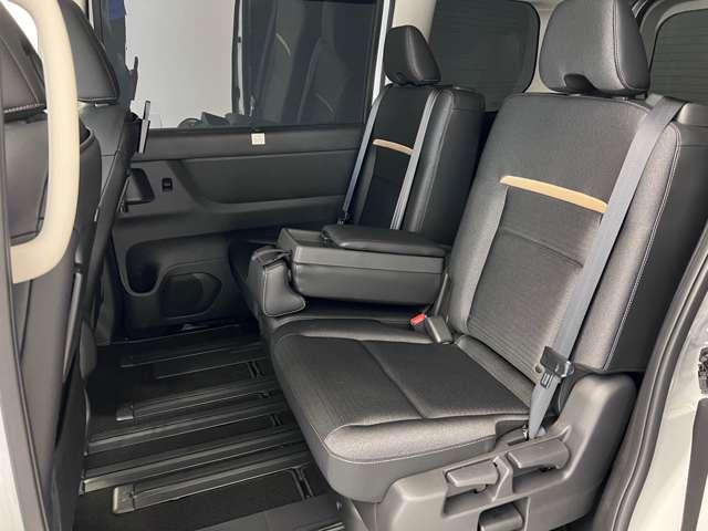 セレナ １．４　ｅ－ＰＯＷＥＲ　ハイウェイスターＶ　後席モニター　両側オートスライド　自動（被害軽減）ブレーキ　ＬＤＰ　追従クルーズ　ＬＥＤランプ　アルミホイール　ドライブレコーダ　ＥＴＣ　記録簿　盗難防止システム　スマートキー　１オナ　オートエアコン　サイドカーテンエアバック（17枚目）
