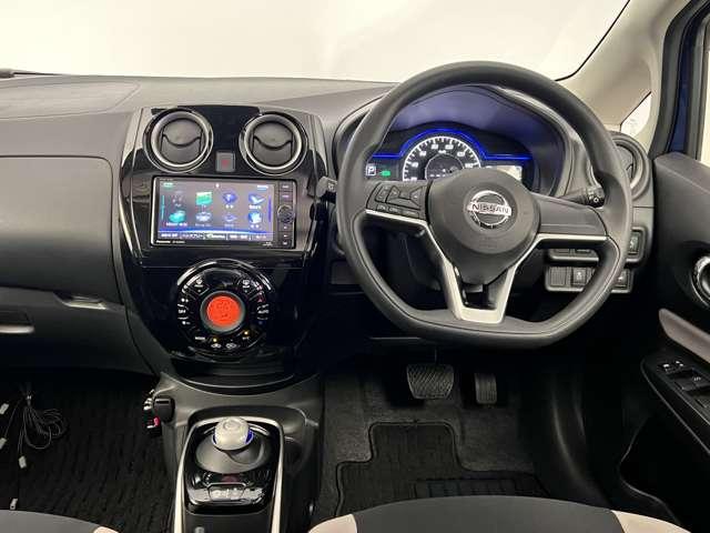 ノート 1.2 e-POWER X Vセレクション アラウンドモニター ドラレコ ETC LED アラウンドカメラ ワンオ-ナ-車 運転席助手席エアバック 寒冷地仕様 エアバッグ 衝突被害軽減装置 イモビライザー LEDヘッドライト パワーウインドウ レーンアシスト ETC アルミホイール ABS(4枚目)