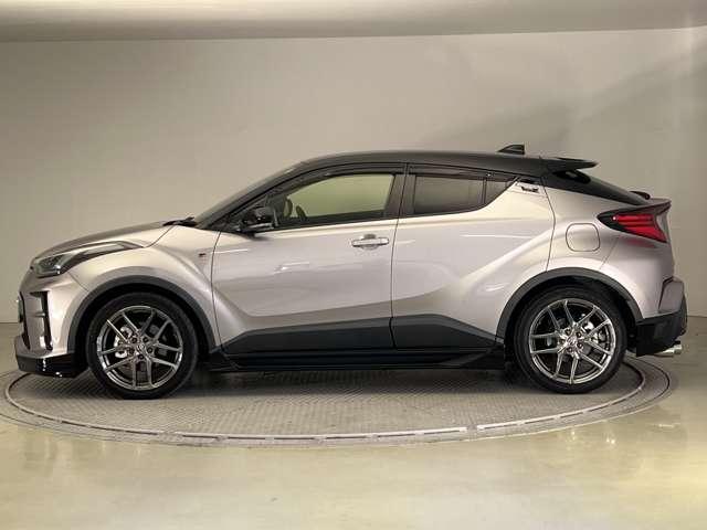 Ｃ－ＨＲ ハイブリッド　１．８　Ｓ　ＧＲ　スポーツ　全周囲カメラ　シートヒーター　クルーズコン　レーンキープ　バックガイドモニター　ＬＥＤヘッドライト　クルコン　スマートキー　オートエアコン　キーレス　エアバッグ　ＡＷ　ＡＢＳ　アイドリングストップ　Ｗエアバッグ　サイドエアバッグ　パワステ（3枚目）