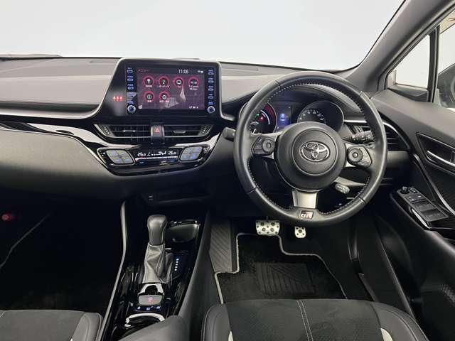 Ｃ－ＨＲ ハイブリッド　１．８　Ｓ　ＧＲ　スポーツ　全周囲カメラ　シートヒーター　クルーズコン　レーンキープ　バックガイドモニター　ＬＥＤヘッドライト　クルコン　スマートキー　オートエアコン　キーレス　エアバッグ　ＡＷ　ＡＢＳ　アイドリングストップ　Ｗエアバッグ　サイドエアバッグ　パワステ（4枚目）