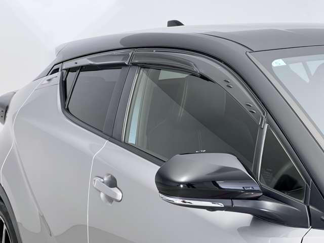 Ｃ－ＨＲ ハイブリッド　１．８　Ｓ　ＧＲ　スポーツ　全周囲カメラ　シートヒーター　クルーズコン　レーンキープ　バックガイドモニター　ＬＥＤヘッドライト　クルコン　スマートキー　オートエアコン　キーレス　エアバッグ　ＡＷ　ＡＢＳ　アイドリングストップ　Ｗエアバッグ　サイドエアバッグ　パワステ（11枚目）