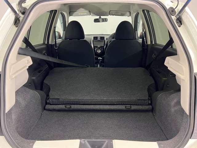 【多彩なシートアレンジ】背もたれを倒すとより多くの荷物を乗せることができます。