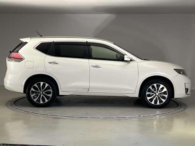 エクストレイル ２．０　モード・プレミア　エマージェンシーブレーキパッケージ　２列車　シートヒーター　ドラレコ　ＥＴＣ　ＬＥＤ　クルコン　ＬＥＤヘッド　オートエアコン　ＥＴＣ　ドラレコ　アラウンドビュー　インテリジェントキー　エマブレ　パワステ　ワンセグ　車線逸脱　Ａストップ（9枚目）