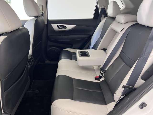 エクストレイル ２．０　モード・プレミア　エマージェンシーブレーキパッケージ　２列車　シートヒーター　ドラレコ　ＥＴＣ　ＬＥＤ　クルコン　ＬＥＤヘッド　オートエアコン　ＥＴＣ　ドラレコ　アラウンドビュー　インテリジェントキー　エマブレ　パワステ　ワンセグ　車線逸脱　Ａストップ（17枚目）