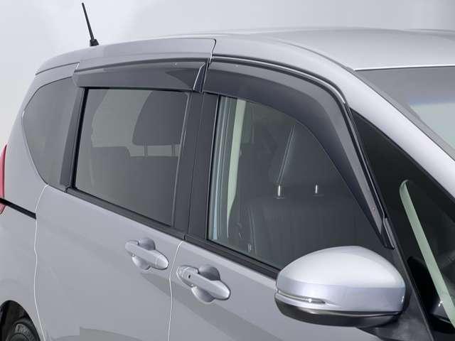 フリードハイブリッド １．５　ハイブリッド　ＥＸ　両側オートスライド　ドラレコ　ＥＴＣ　１オナ　車線逸脱警報装置　アルミホイール　整備記録簿　リヤカメラ　ＬＥＤライト　フルオートエアコン　ＡＢＳ　ドラレコ付　サイドエアバッグ　キーフリー　アイドリングストップ　ナビ＆ＴＶ　パワーウィンドウ（11枚目）