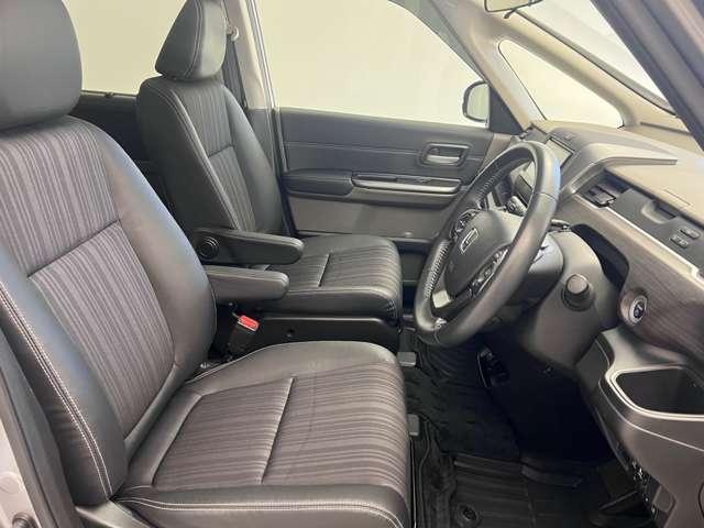 フリードハイブリッド １．５　ハイブリッド　ＥＸ　両側オートスライド　ドラレコ　ＥＴＣ　１オナ　車線逸脱警報装置　アルミホイール　整備記録簿　リヤカメラ　ＬＥＤライト　フルオートエアコン　ＡＢＳ　ドラレコ付　サイドエアバッグ　キーフリー　アイドリングストップ　ナビ＆ＴＶ　パワーウィンドウ（14枚目）