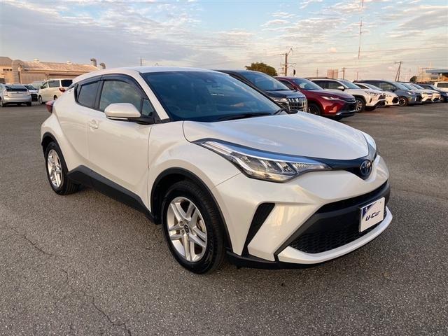 C-HR S ワンオーナー 記録簿 衝突被害軽減システム アイドリングストップ 横滑り防止機能 バックカメラ スマートキー キーレス ETC オートクルーズコントロール LEDヘッドランプ アルミホイール(3枚目)