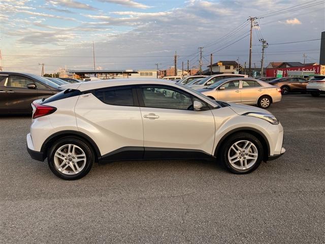 C-HR S ワンオーナー 記録簿 衝突被害軽減システム アイドリングストップ 横滑り防止機能 バックカメラ スマートキー キーレス ETC オートクルーズコントロール LEDヘッドランプ アルミホイール(5枚目)