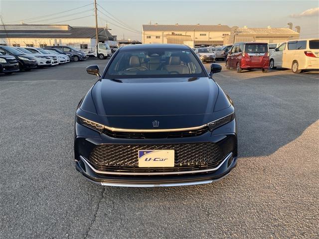 クラウンクロスオーバー ＲＳアドバンスド　展示・試乗車　ワンオーナー　記録簿　衝突被害軽減システム　アイドリングストップ　横滑り防止機能　メモリーナビ　フルセグ　ミュージックプレイヤー接続可　バックカメラ　革シート　スマートキー　キーレス（2枚目）