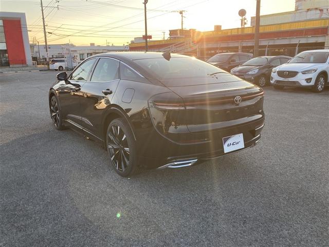 クラウンクロスオーバー ＲＳアドバンスド　展示・試乗車　ワンオーナー　記録簿　衝突被害軽減システム　アイドリングストップ　横滑り防止機能　メモリーナビ　フルセグ　ミュージックプレイヤー接続可　バックカメラ　革シート　スマートキー　キーレス（8枚目）