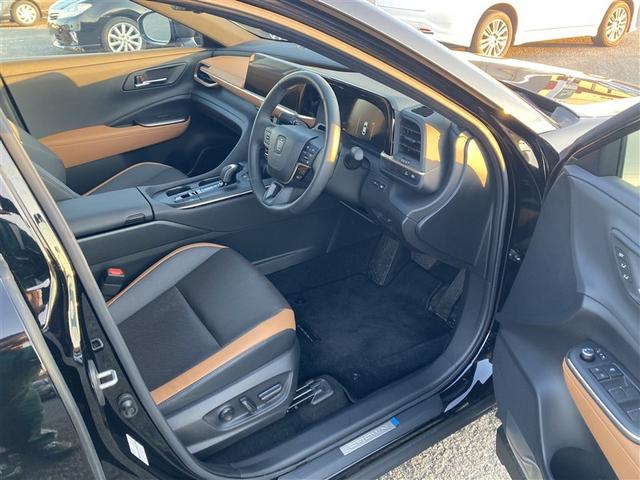 クラウンクロスオーバー ＲＳアドバンスド　展示・試乗車　ワンオーナー　記録簿　衝突被害軽減システム　アイドリングストップ　横滑り防止機能　メモリーナビ　フルセグ　ミュージックプレイヤー接続可　バックカメラ　革シート　スマートキー　キーレス（9枚目）