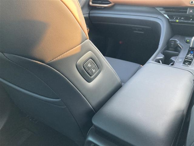 クラウンクロスオーバー ＲＳアドバンスド　展示・試乗車　ワンオーナー　記録簿　衝突被害軽減システム　アイドリングストップ　横滑り防止機能　メモリーナビ　フルセグ　ミュージックプレイヤー接続可　バックカメラ　革シート　スマートキー　キーレス（20枚目）