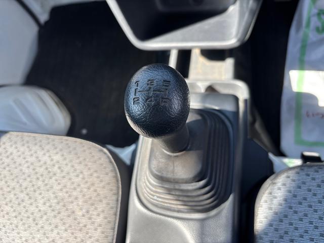 ミニキャブトラック みのり 5速MT車 4WD車 エアコン パワステ CDプレーヤー(11枚目)