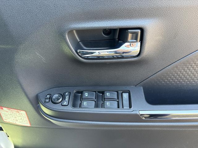 タント カスタムＸ　インパネシフト　プッシュスタートスイッチ　電子カードキー　電動パーキングブレーキ　衝突被害軽減システム　アルミホイール　ＡＢＳ（28枚目）