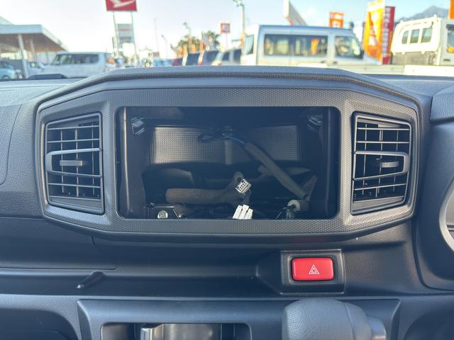 ミライース Ｌ　ＳＡＩＩＩ　インパネシフト　リモコンキー　衝突被害軽減システム　Ｗエアバッグ　レーンキープアシスト　オートハイビーム　ＡＢＳ（10枚目）