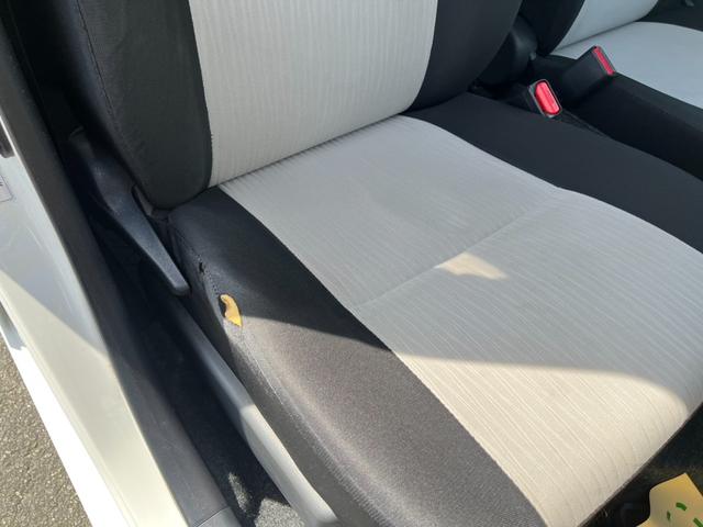 ミライース Ｌ　４ＷＤ　キーレスエントリー　アイドリングストップ　ＣＶＴ　盗難防止システム　ＡＢＳ　ＥＳＣ　ＣＤ　衝突安全ボディ　エアコン（11枚目）