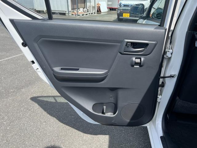 ミライース Ｌ　４ＷＤ　キーレスエントリー　アイドリングストップ　ＣＶＴ　盗難防止システム　ＡＢＳ　ＥＳＣ　ＣＤ　衝突安全ボディ　エアコン（14枚目）