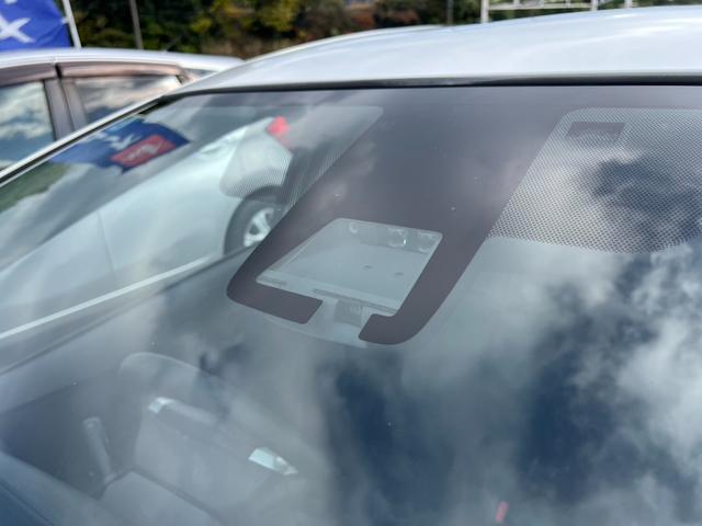 アクア Ｌ　ＥＴＣ　バックカメラ　ナビ　レーンアシスト　衝突被害軽減システム　オートマチックハイビーム　キーレスエントリー　アイドリングストップ　ＣＶＴ　盗難防止システム　衝突安全ボディ　ＡＢＳ　ＥＳＣ（13枚目）