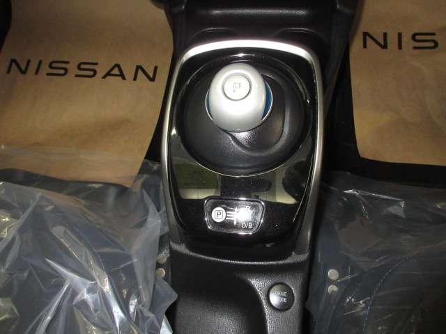 ノート 1.2 e-POWER AUTECH 衝突軽減 1オーナー レーンアシスト ドラレコ パワーステアリング 記録簿 LEDヘッドライト エアバッグ スマートキー ETC ナビTV デュアルエアバッグ アルミ ABS オートエアコン ワンセグ(17枚目)