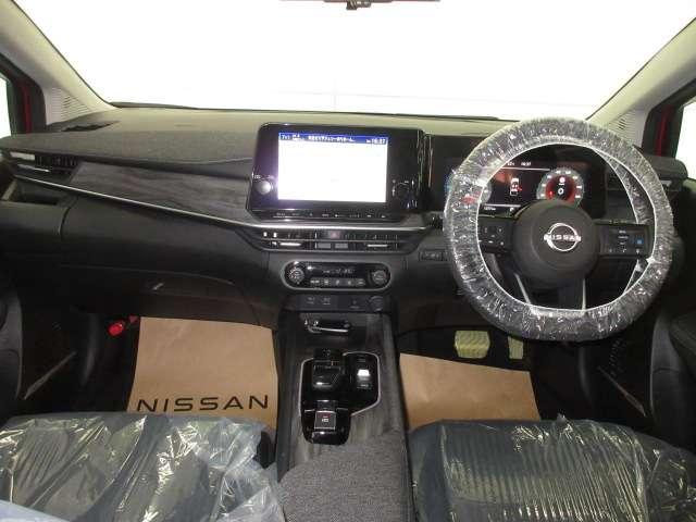 オーラ 1.2 G レザーエディション ナビ/TV 追突防止 レーダークルーズ 車線逸脱警報装置 LED 盗難防止 バックモニター ETC インテリジェントキー メモリーナビゲーション AW キーレスエントリー オートエアコン 展示試乗車UP ABS(4枚目)