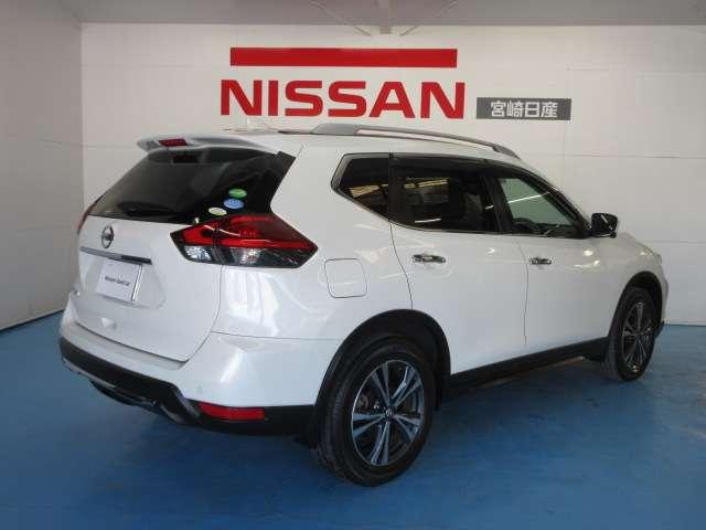 エクストレイル ２．０　２０Ｘ　２列車　ナビ／ＴＶ　車線逸脱警報　Ｂカメラ　インテリキー　Ａストップ　ＬＥＤライト　アルミホイール　ＥＴＣ　Ｄレコ　ナビ・ＴＶ　エアコン　メモリーナビ　盗難防止システム　キーレスエントリー　ワンセグテレビ　ＡＢＳ（2枚目）