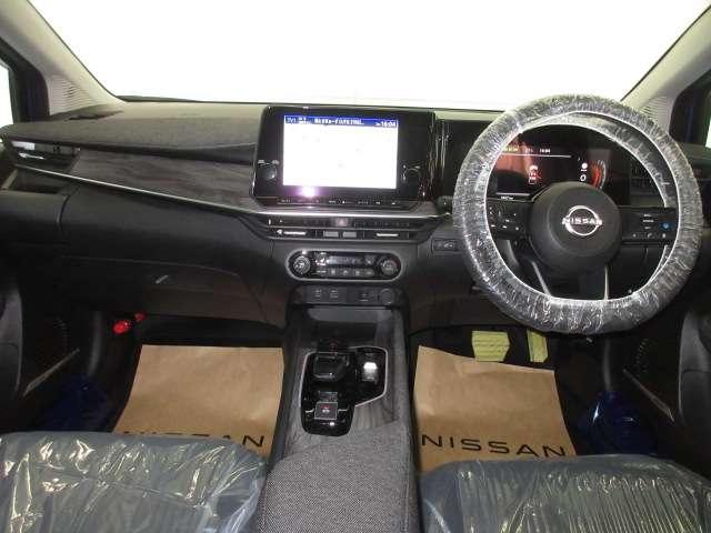 オーラ 1.2 G レザーエディション ディスプレイオーディオ 追突防止 レーダークルーズ 車線逸脱警報装置 LED 盗難防止 バックモニター ETC メモリーナビゲーション AW キーレスエントリー オートエアコン 展示試乗車UP ABS パワーウィンドウ(4枚目)