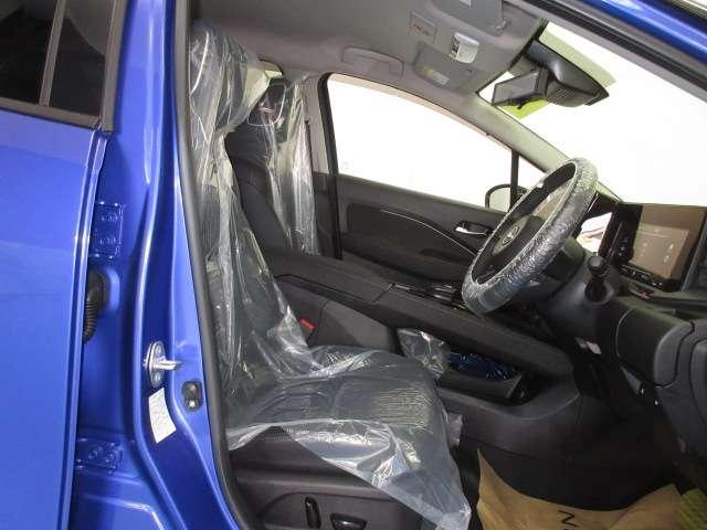 オーラ 1.2 G レザーエディション ディスプレイオーディオ 追突防止 レーダークルーズ 車線逸脱警報装置 LED 盗難防止 バックモニター ETC メモリーナビゲーション AW キーレスエントリー オートエアコン 展示試乗車UP ABS パワーウィンドウ(5枚目)