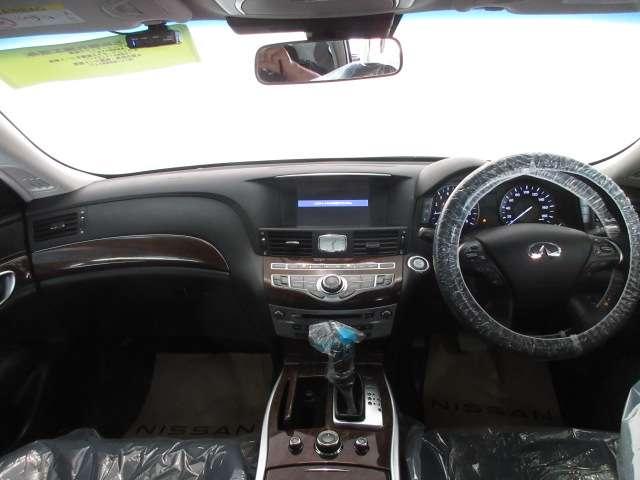 フーガハイブリッド 3.5 スマートキーPスタート プリクラッシュ メモリーナビ ワンセグTV パワーステアリング ABS エアバッグ ETC キーレス エアコン PW ナビ&TV アラウンドカメラ(4枚目)