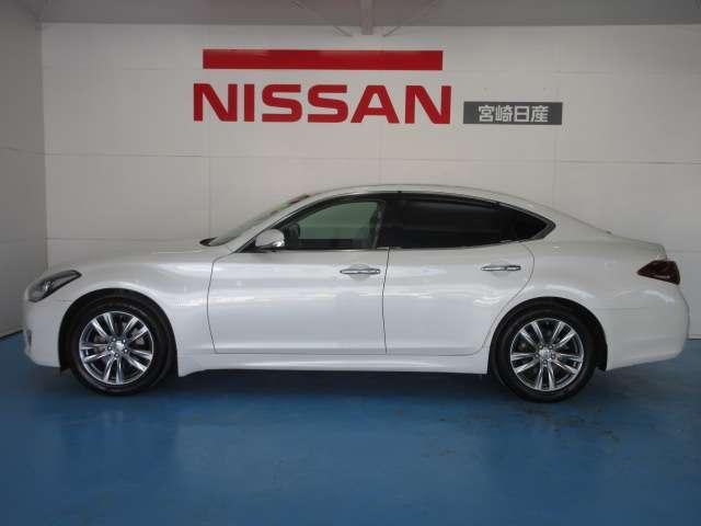 フーガハイブリッド 3.5 スマートキーPスタート プリクラッシュ メモリーナビ ワンセグTV パワーステアリング ABS エアバッグ ETC キーレス エアコン PW ナビ&TV アラウンドカメラ(6枚目)