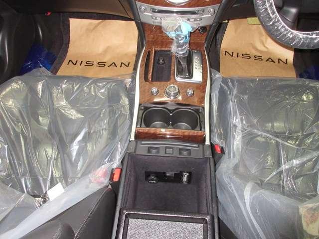 フーガハイブリッド 3.5 スマートキーPスタート プリクラッシュ メモリーナビ ワンセグTV パワーステアリング ABS エアバッグ ETC キーレス エアコン PW ナビ&TV アラウンドカメラ(12枚目)