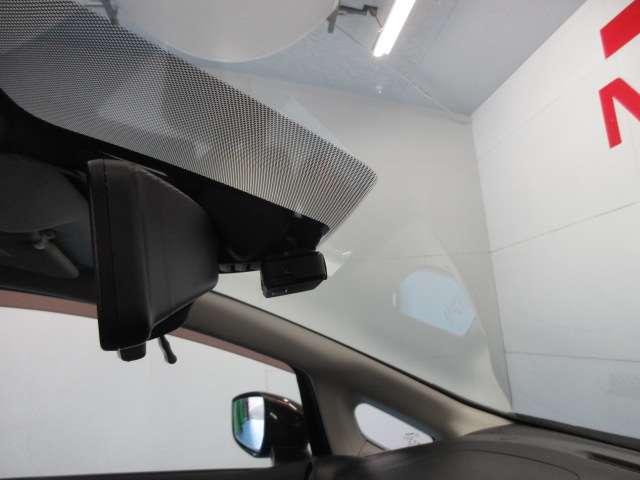 ノート 1.2 e-POWER メダリスト TVナビ インテリキー ワンオーナー キーフリー オートエアコン パワーウインドウ メモリーナビ ABS 運転席エアバッグ Wエアバッグ パワーステアリング ワンセグテレビ(13枚目)