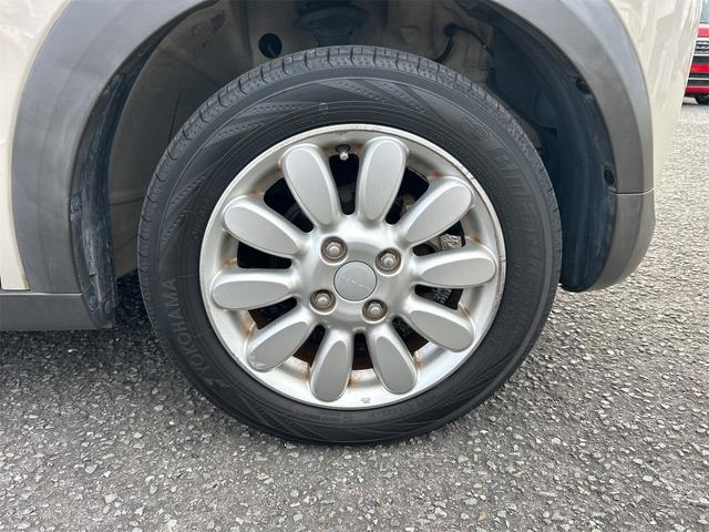 アルトラパン Ｘ　車検２年＆整備付　全周囲カメラ　Ｂｌｕｅｔｏｏｔｈ　ナビ　ＴＶ　衝突軽減ブレーキ　オートライト　ＨＩＤ　スマートキー　ＥＴＣ　アイドリングストップ　電動格納ミラー　シートヒーター　盗難防止　ＡＢＳ（20枚目）