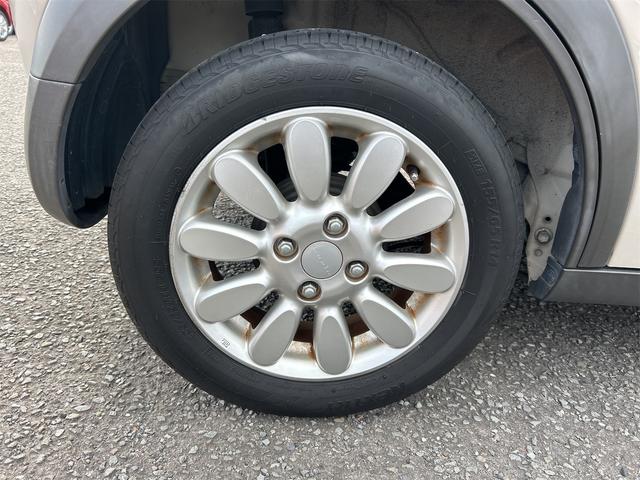 アルトラパン Ｘ　車検２年＆整備付　全周囲カメラ　Ｂｌｕｅｔｏｏｔｈ　ナビ　ＴＶ　衝突軽減ブレーキ　オートライト　ＨＩＤ　スマートキー　ＥＴＣ　アイドリングストップ　電動格納ミラー　シートヒーター　盗難防止　ＡＢＳ（25枚目）