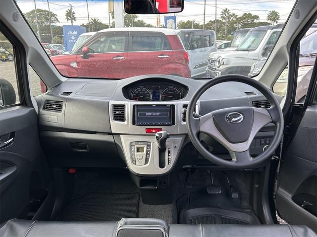 毎回座るフロントシート。運転席は必ず使用する部分ですので、座り心地が重要です！