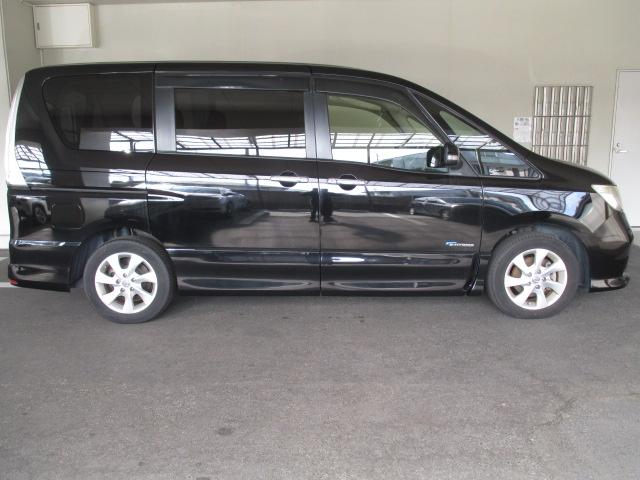 セレナ ハイウェイスター S-ハイブリッド(2枚目)