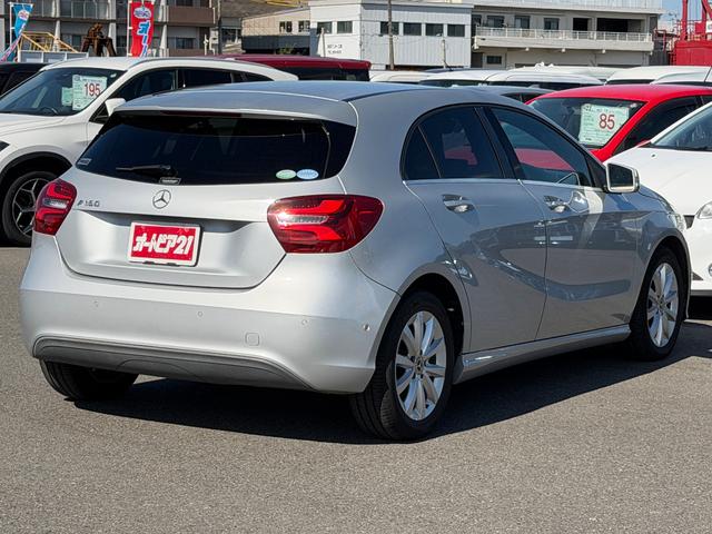 Ａクラス Ａ１８０　スタイル　ターボ・純正ナビ・フルセグＴＶ・バックカメラ・ＤＶＤ／ＣＤ／ＢＴ・ステアリモコン・ＥＴＣ２．０・プッシュスタート・追従式クルコン・パドルシフト・アイドリングストップ・アクティブブレーキアシスト（3枚目）
