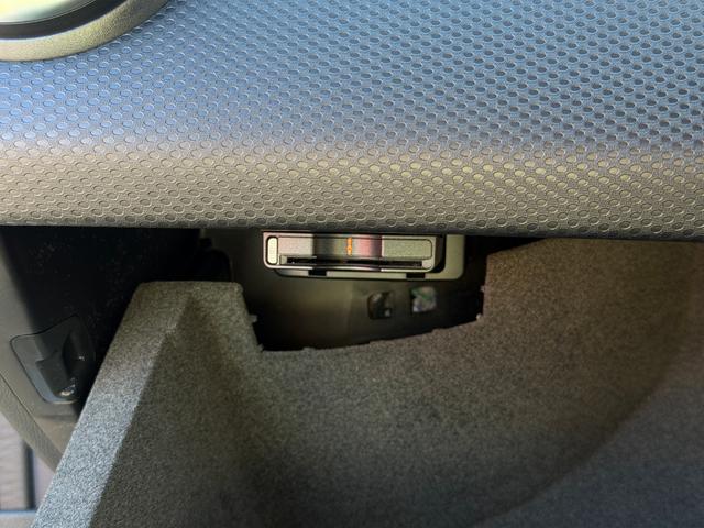 Ａクラス Ａ１８０　スタイル　ターボ・純正ナビ・フルセグＴＶ・バックカメラ・ＤＶＤ／ＣＤ／ＢＴ・ステアリモコン・ＥＴＣ２．０・プッシュスタート・追従式クルコン・パドルシフト・アイドリングストップ・アクティブブレーキアシスト（19枚目）