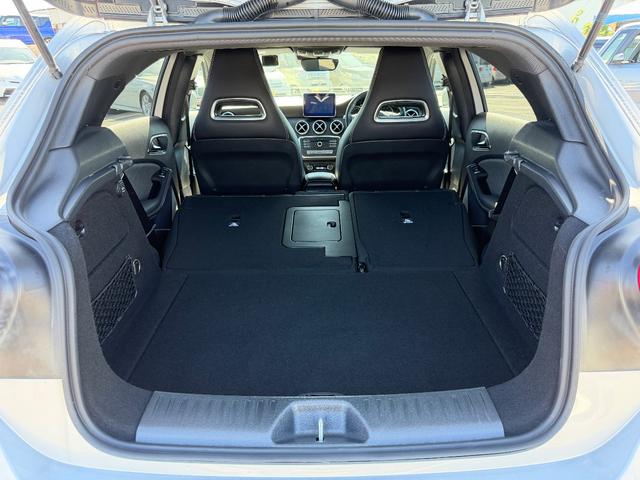 Ａクラス Ａ１８０　スタイル　ターボ・純正ナビ・フルセグＴＶ・バックカメラ・ＤＶＤ／ＣＤ／ＢＴ・ステアリモコン・ＥＴＣ２．０・プッシュスタート・追従式クルコン・パドルシフト・アイドリングストップ・アクティブブレーキアシスト（29枚目）