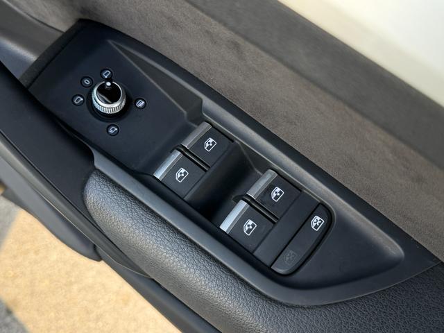 Ｑ５ ４５ＴＦＳＩクワトロ　スポーツ　ＭＯＰ：Ｓラインパッケージ・アシスタンスパッケージ・マトリクスＬＥＤヘッドライトパッケージ・アダプティブエアサスペンション（14枚目）