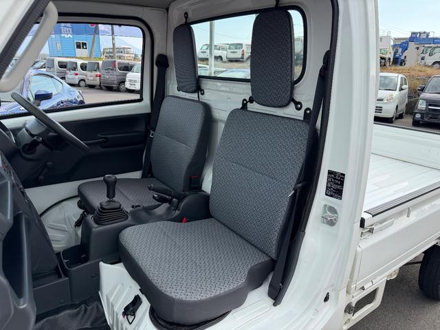 都城本社には自動車保険専任スタッフが在籍する保険課を設けています。車選びはもちろん自動車保険のご相談も可能です。お客様のカーライフをトータルでサポートいたします。