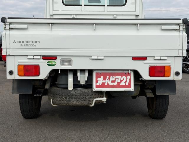 鹿児島店では常時約２００台を軽から普通車、輸入車まで幅広く展示しています。展示車は日々入れ替わっています。是非店頭にてご確認下さい。